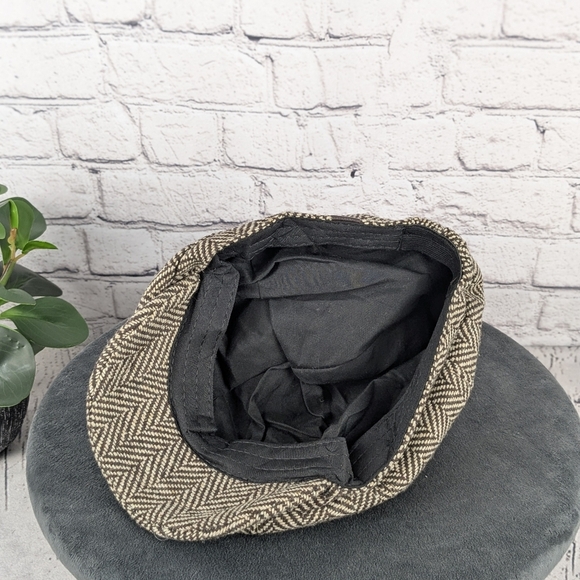 New tan beige thick herringbone pattern, lightweight lined newsboy cap - Picture 3 of 7